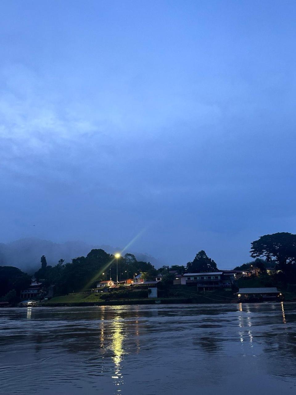 Teresek View Motel Kuala Tahan Eksteriør billede
