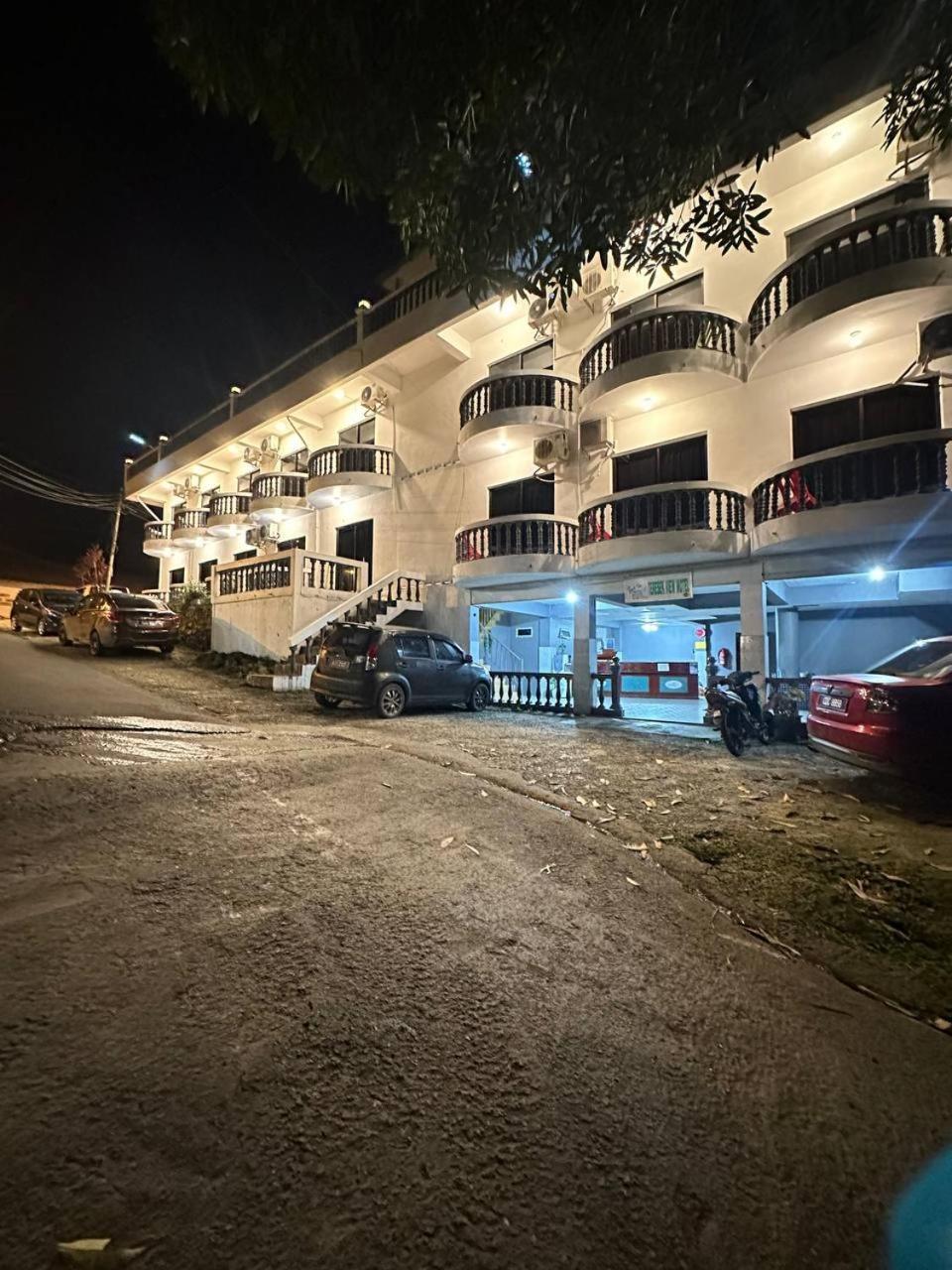Teresek View Motel Kuala Tahan Eksteriør billede