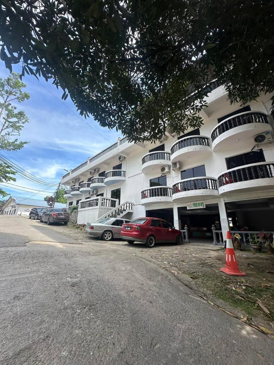 Teresek View Motel Kuala Tahan Eksteriør billede